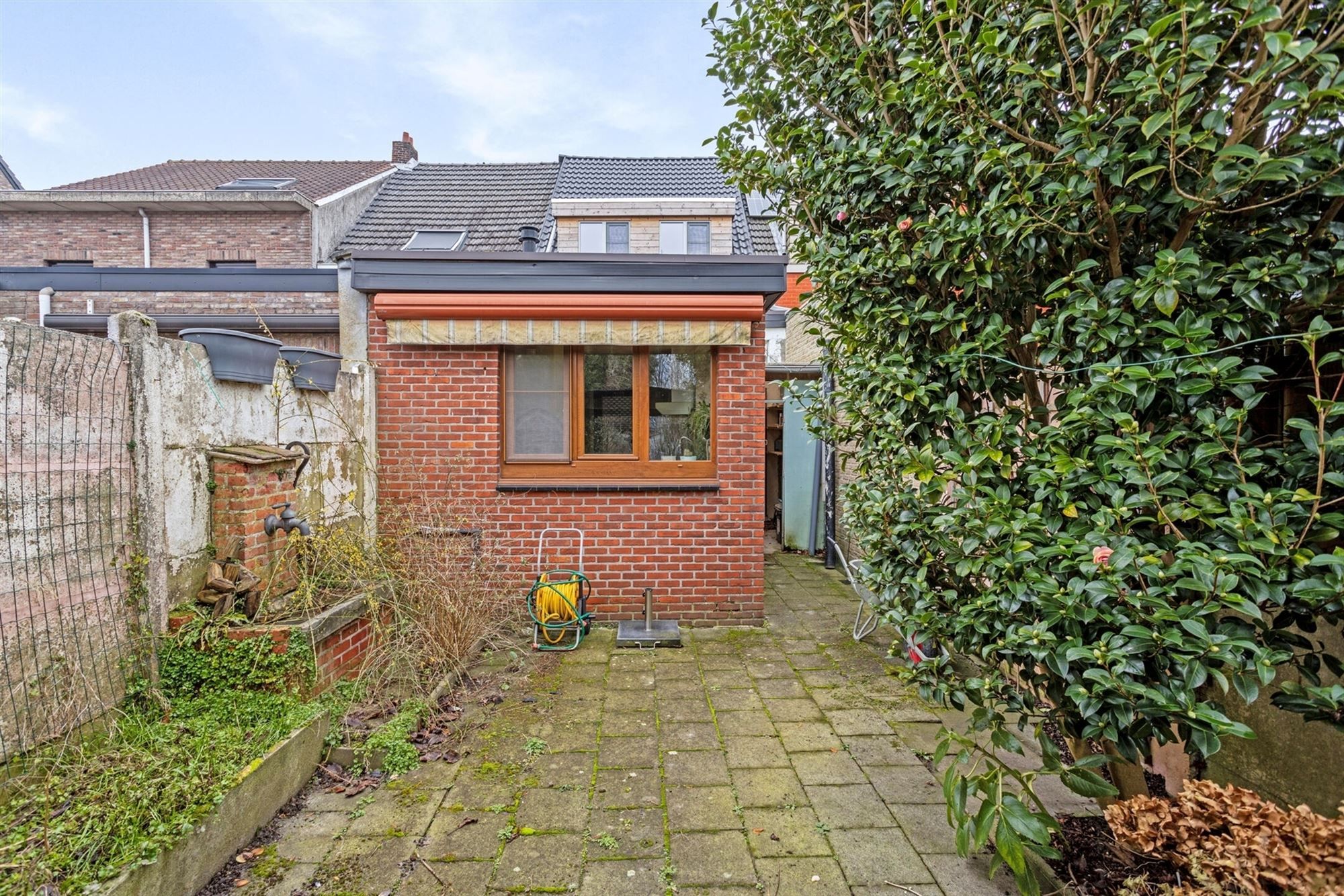 Te renoveren huis met tuin (266m²) grens Hove Mortsel foto 11