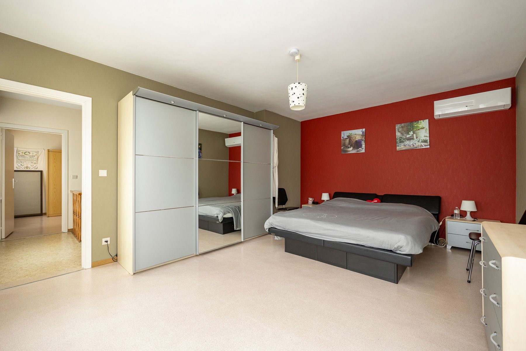 Ruime woning met 4 slks en 2 bdks op 886 m² foto 28