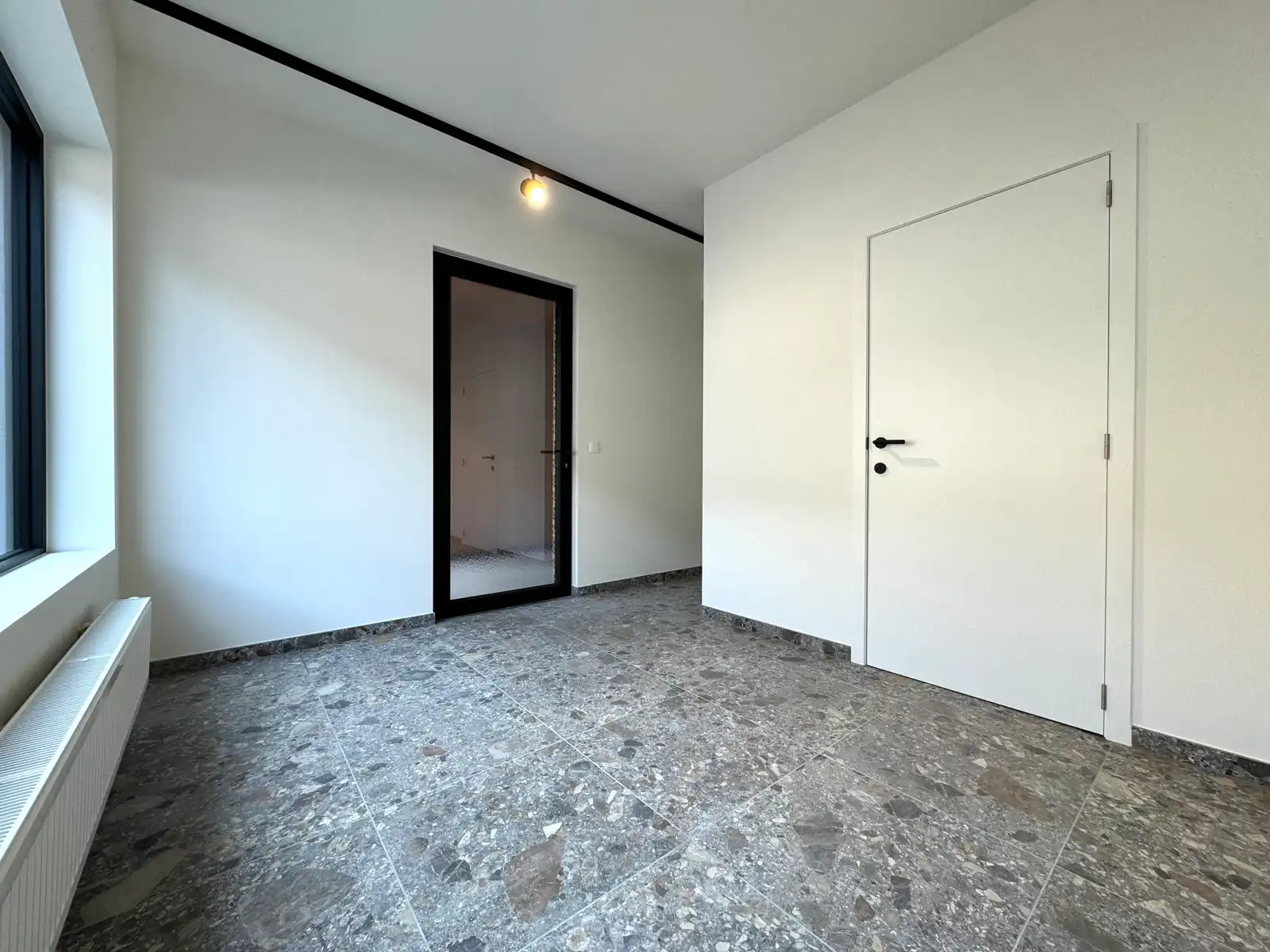 Te huur: recent gerenoveerde woning te Erpe foto 2