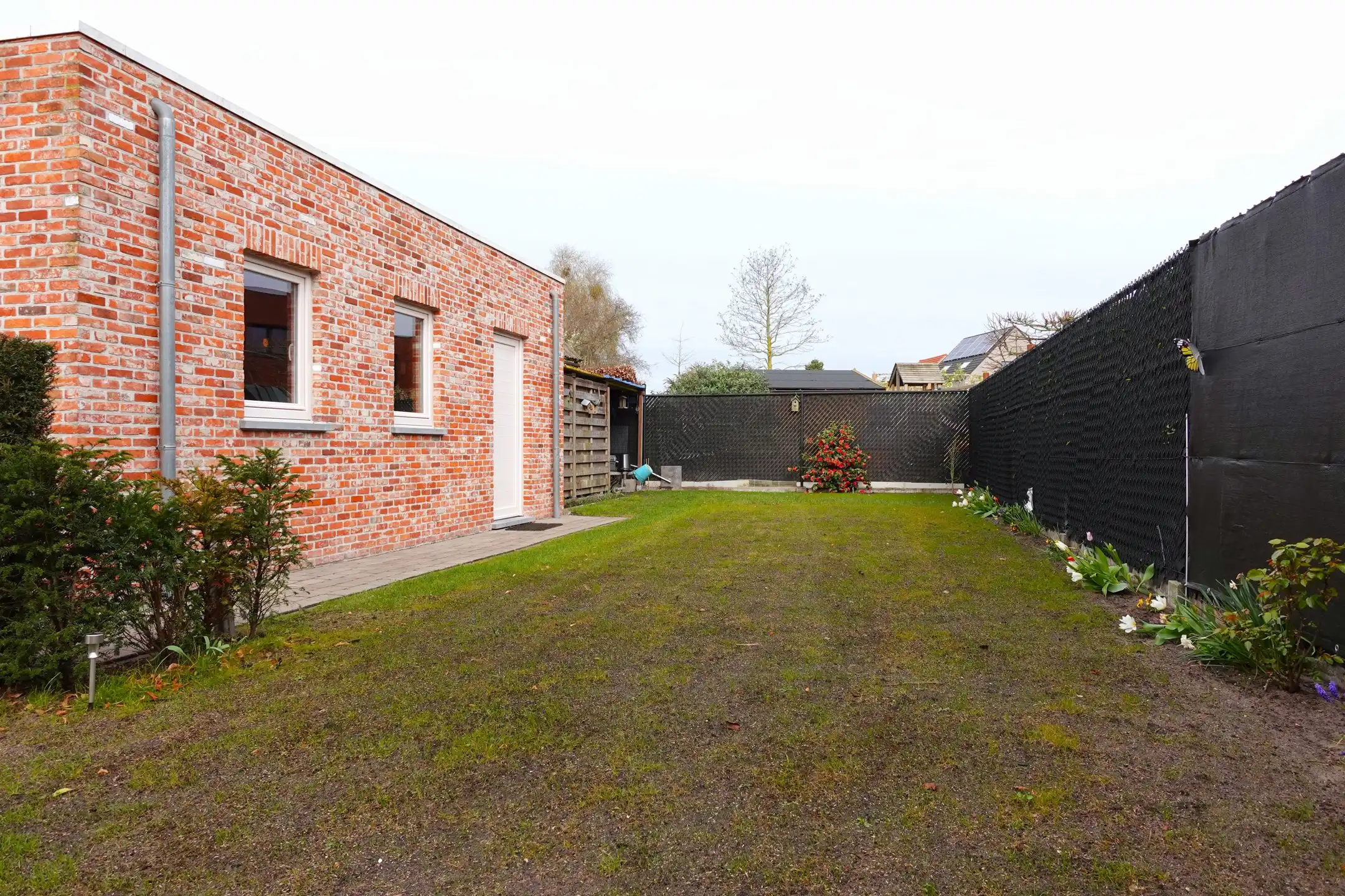 Recente woning met 3 slpks, garage en tuin van 357 m². foto 15