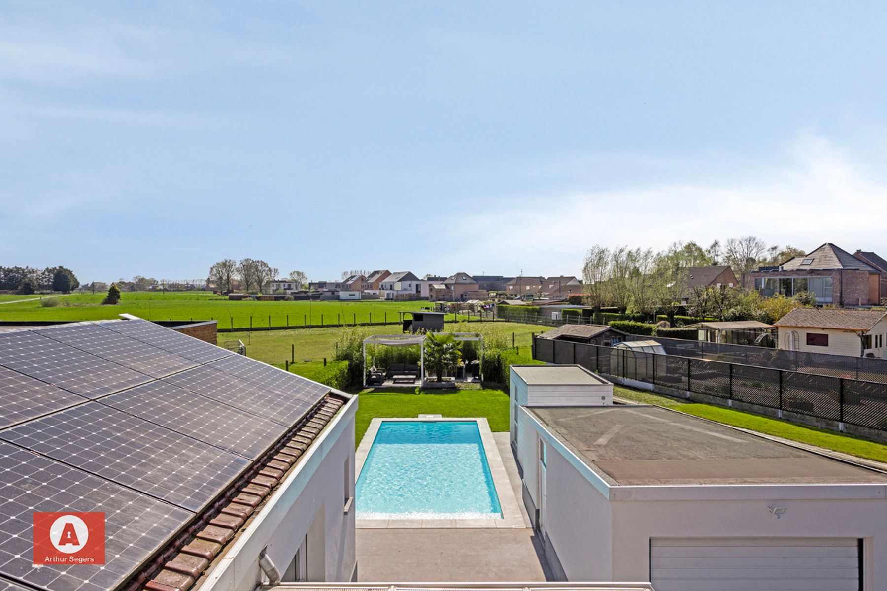 Energiezuinige woning met zwembad en zuidgerichte tuin foto 24