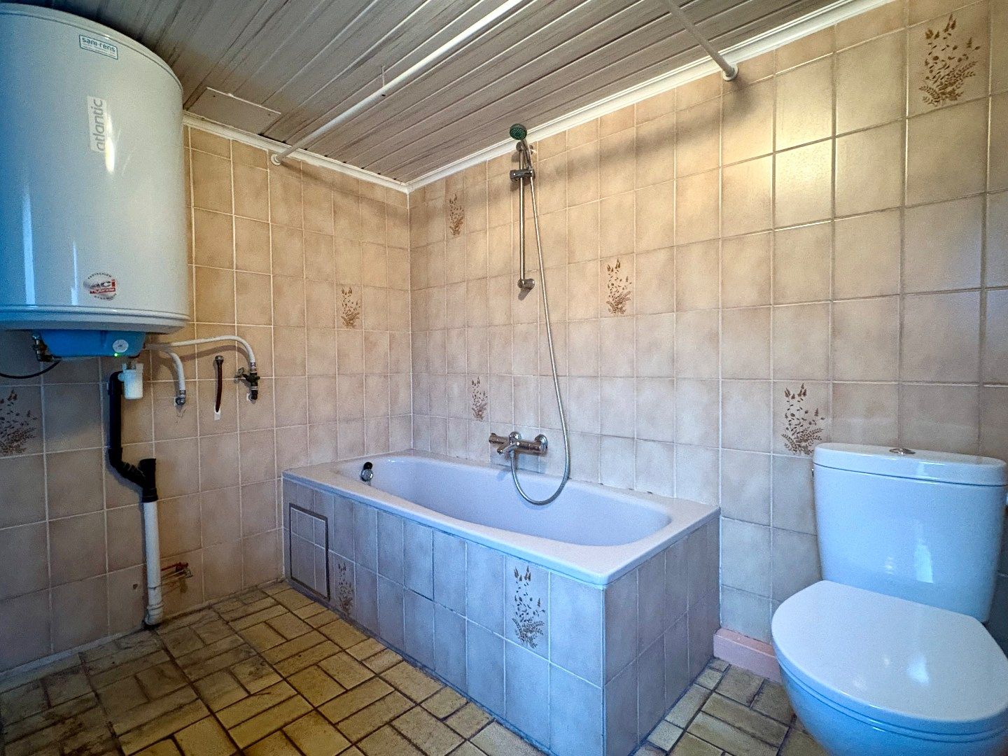 Woning dichtbij centrum Kuurne met parkeerplaats, gezellige tuin. foto 10