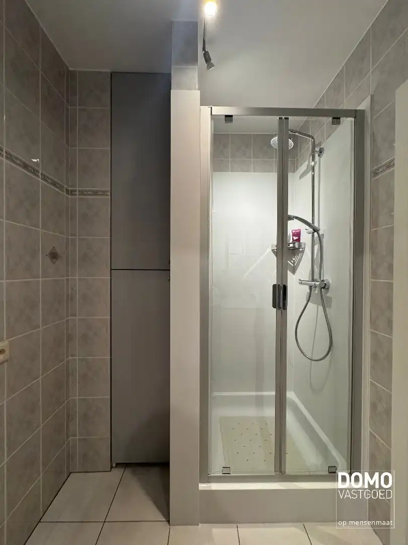 Ruim appartement van 121 m² met drie slaapkamers, twee terrassen en privatieve garagebox op toplocatie in Hasselt foto 13