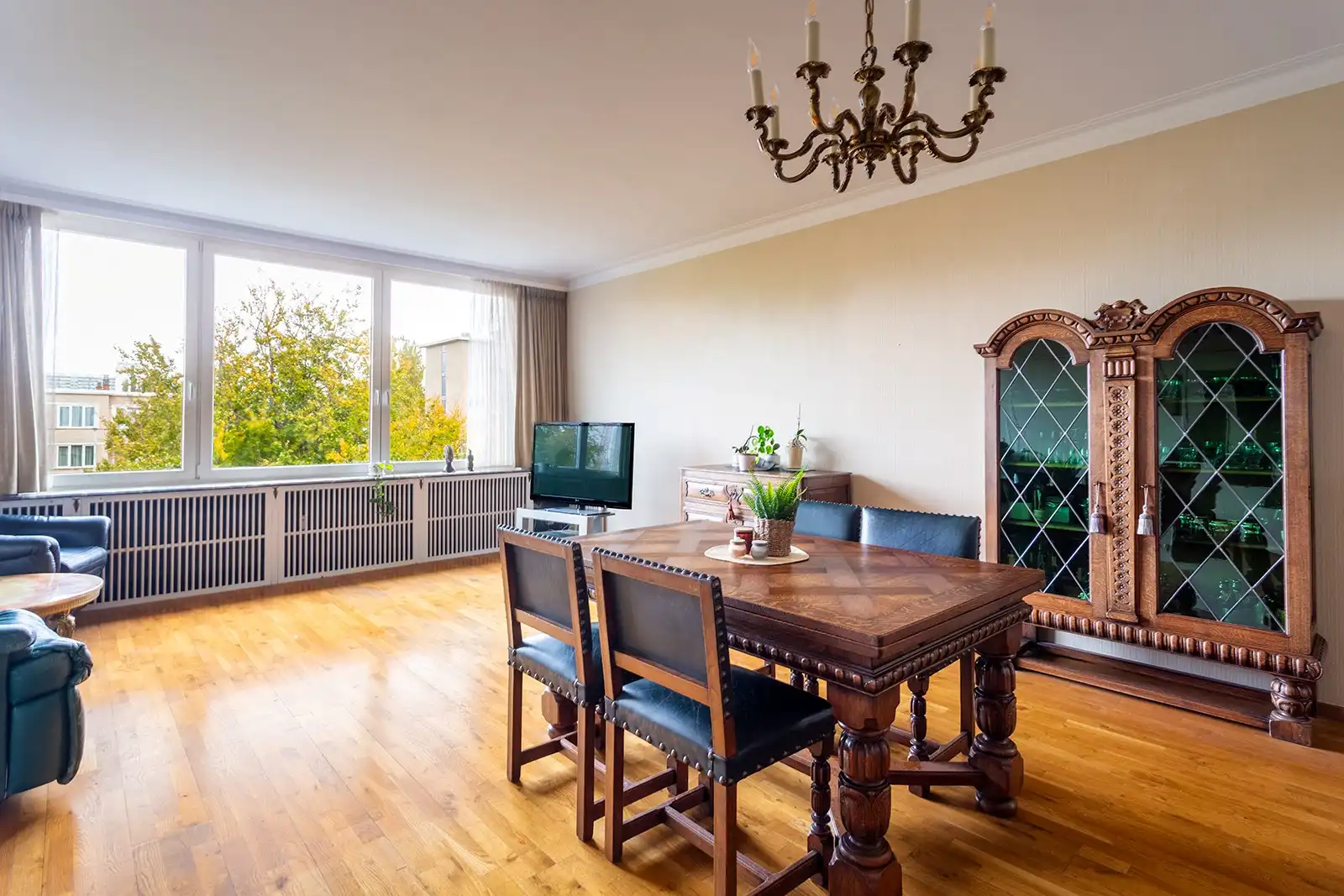 Ruim en lichtrijk appartement met 3 slaapkamers op centrale ligging foto 2