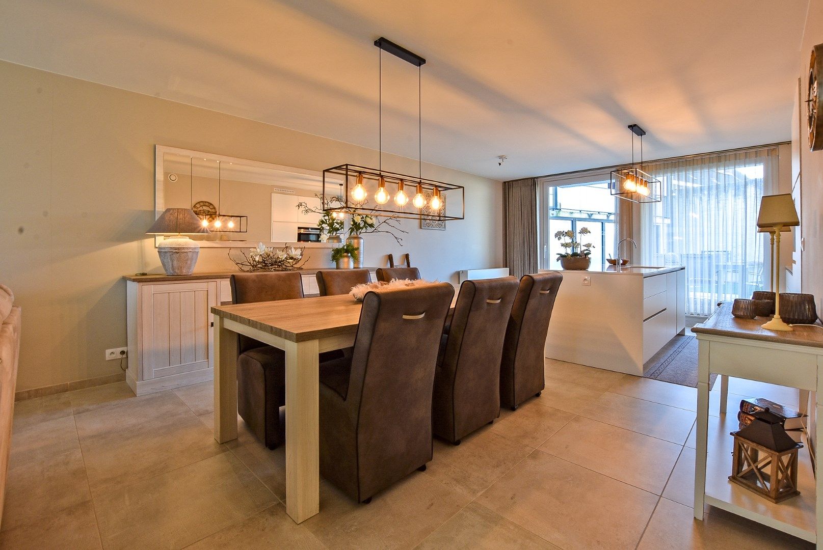Stijlvol gelijkvloers appartement (2017) met tuin en twee terrassen in Nieuwpoort-Stad foto 3