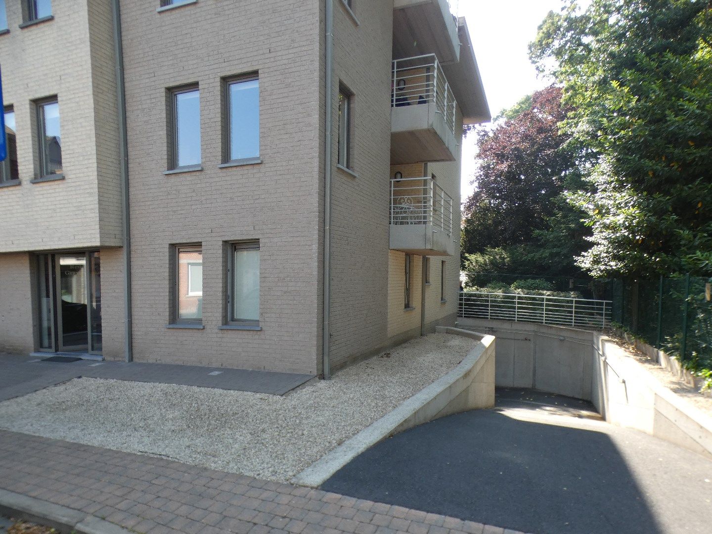 Garage, gunstig gelegen, Torhout foto {{pictureIndex}}