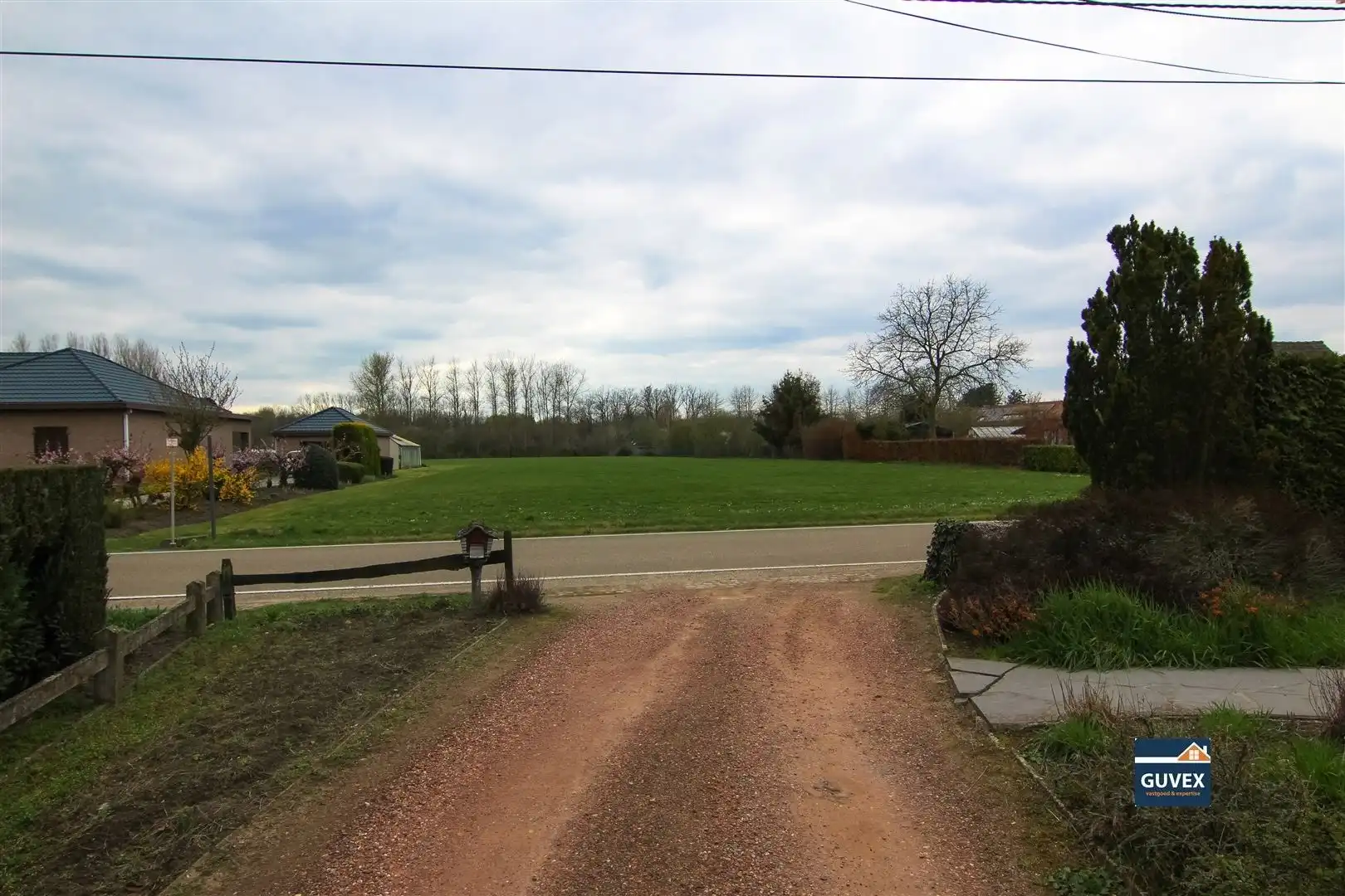 Gelijkvloers woning gelegen op 23 are 90 ca.  foto 10