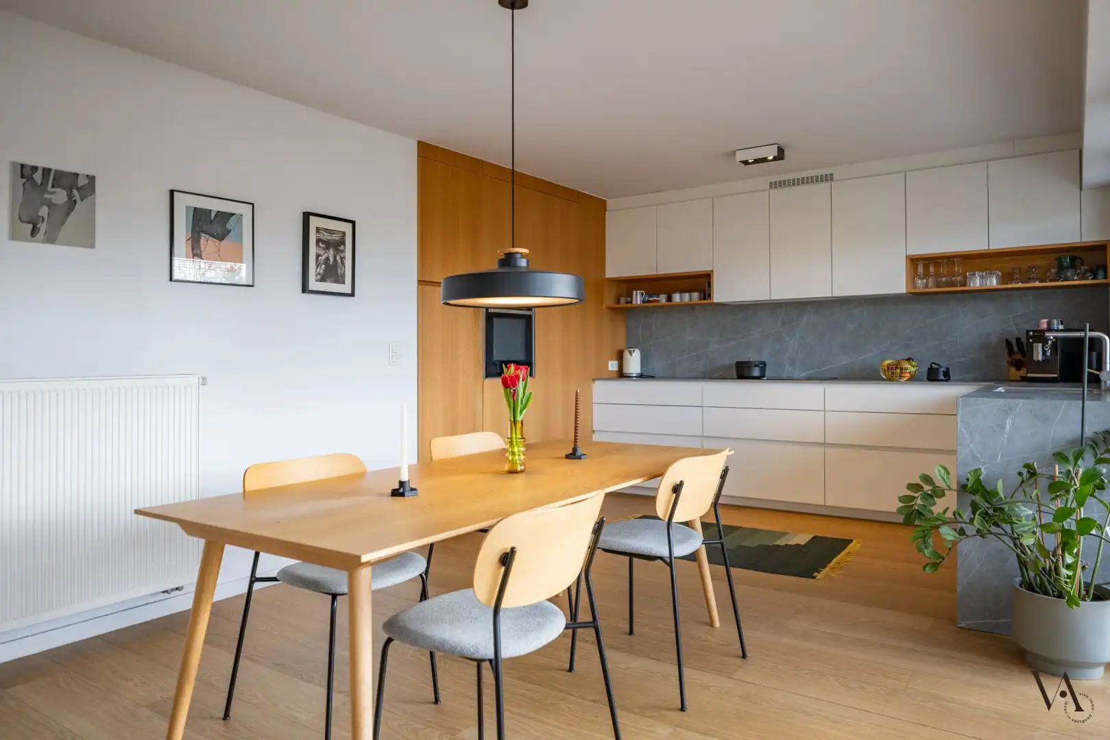 Ruim en lichtrijk duplexappartement met 4 slaapkamers en parking nabij Gasthuisberg foto {{pictureIndex}}