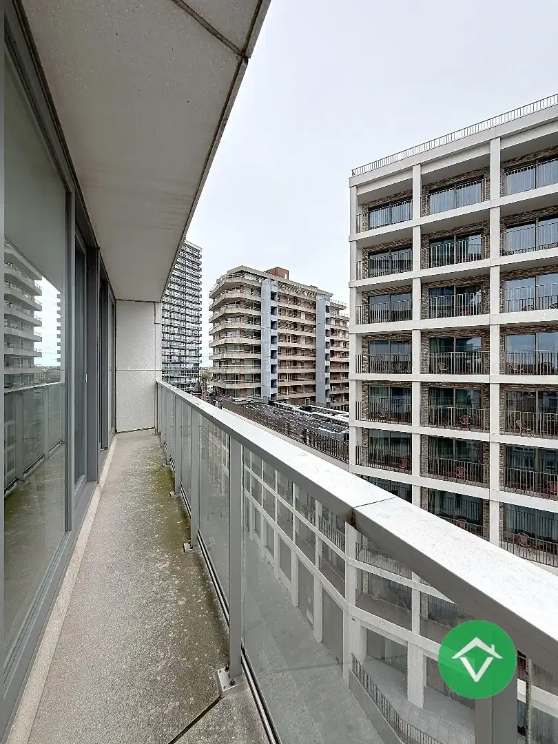 Appartement met 2 slaapkamers en ruim terras te Oostende foto 14