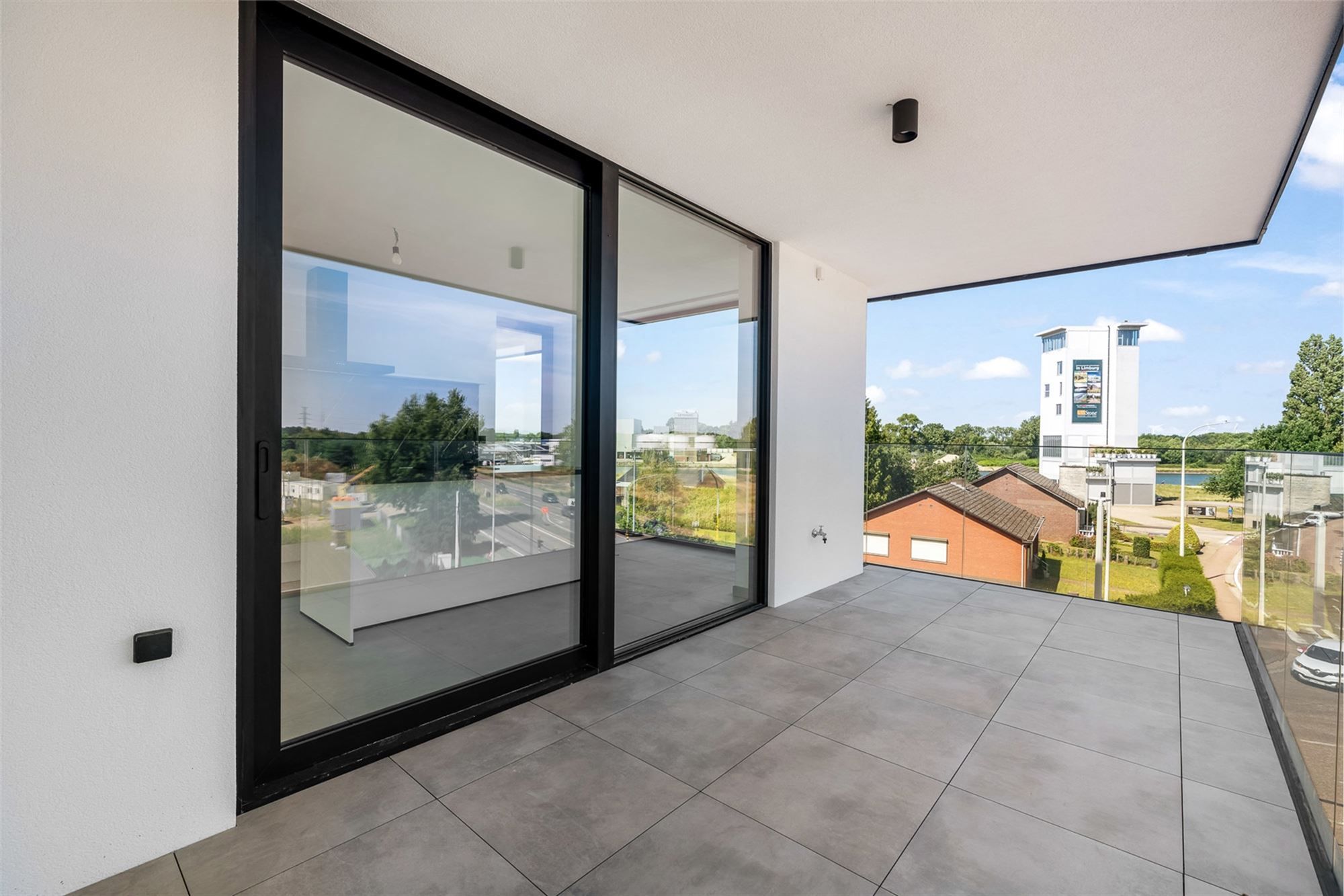 UITZONDERLIJK NIEUWBOUW APPARTEMENT VAN 126M² MET 2 SLAAPKAMERS EN 3 TERRASSEN VAN MAAR LIEFST 68M² MET MOGELIJKHEID TOT AANKOOP 6% BTW! foto 7