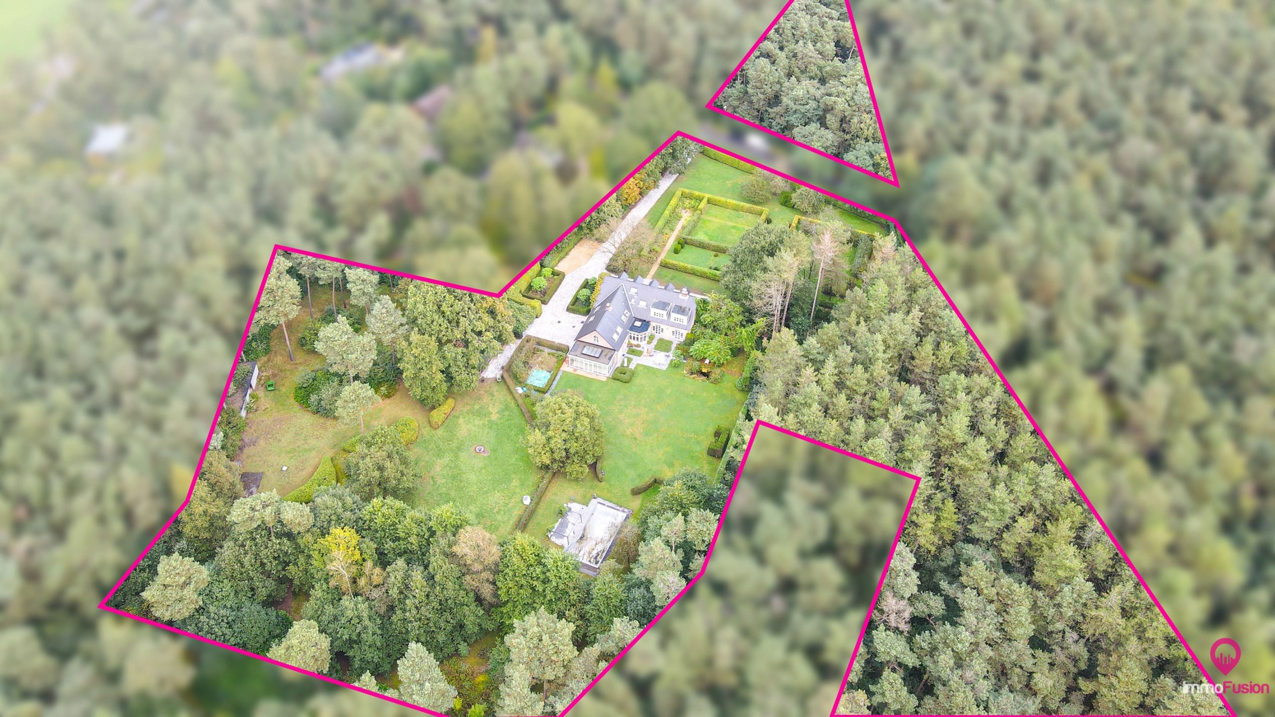 Uitzonderlijk gelegen villa met 5 slpks + zwembad op 1,97ha! foto 51