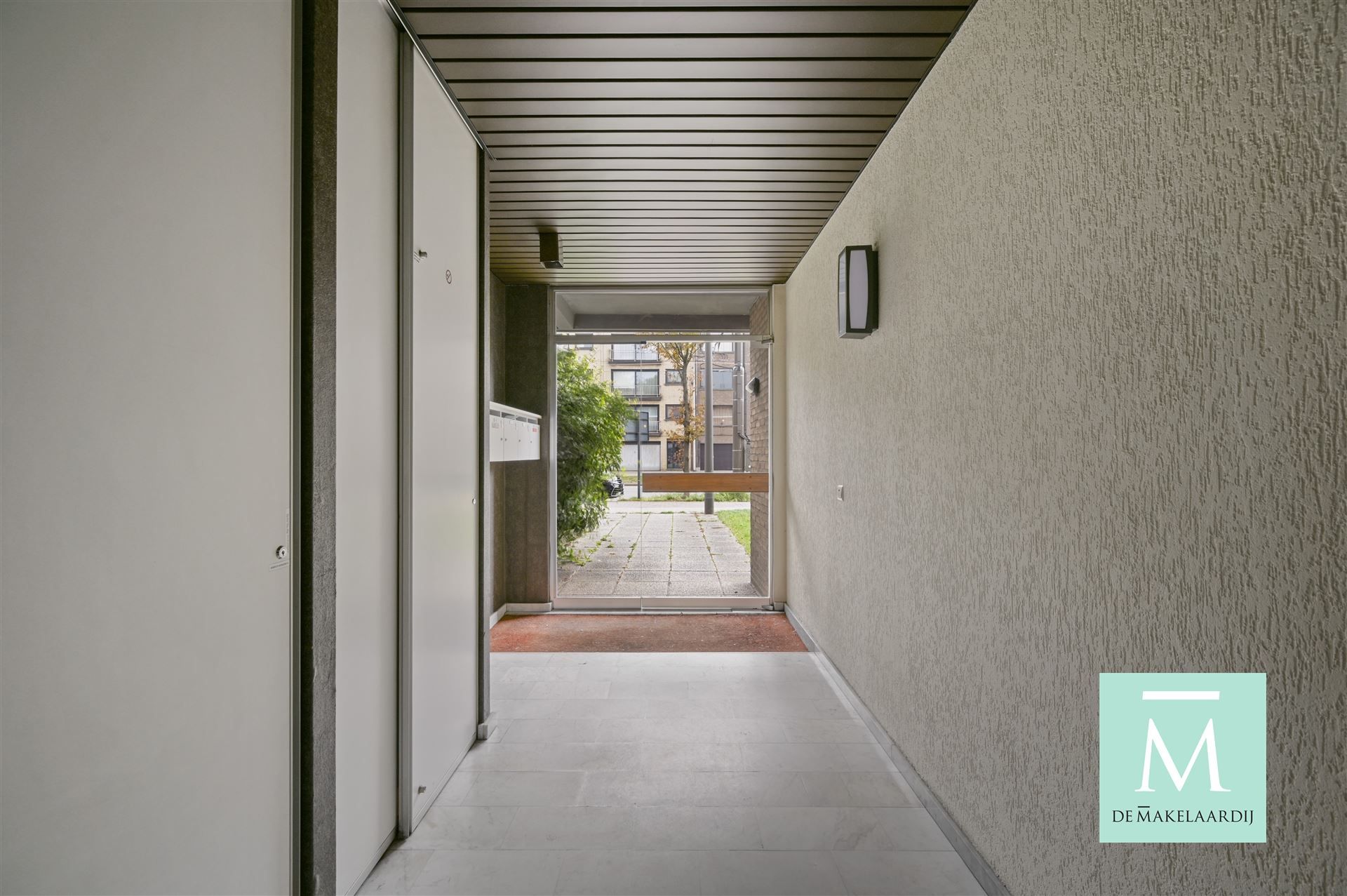 Ruim appartement met 2 slaapkamers en terras in Merksem foto 4