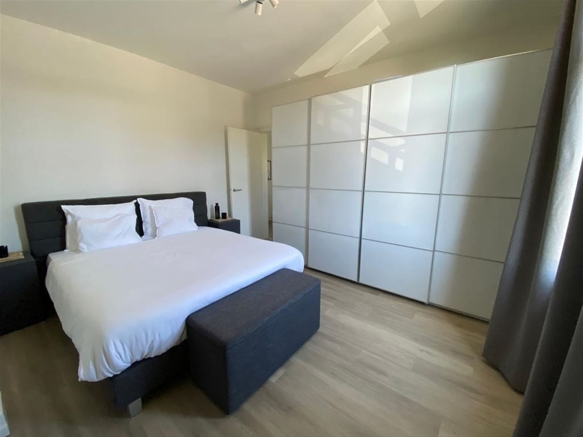 Gerenoveerd appartement met autostaanplaats in Mechelen foto 4