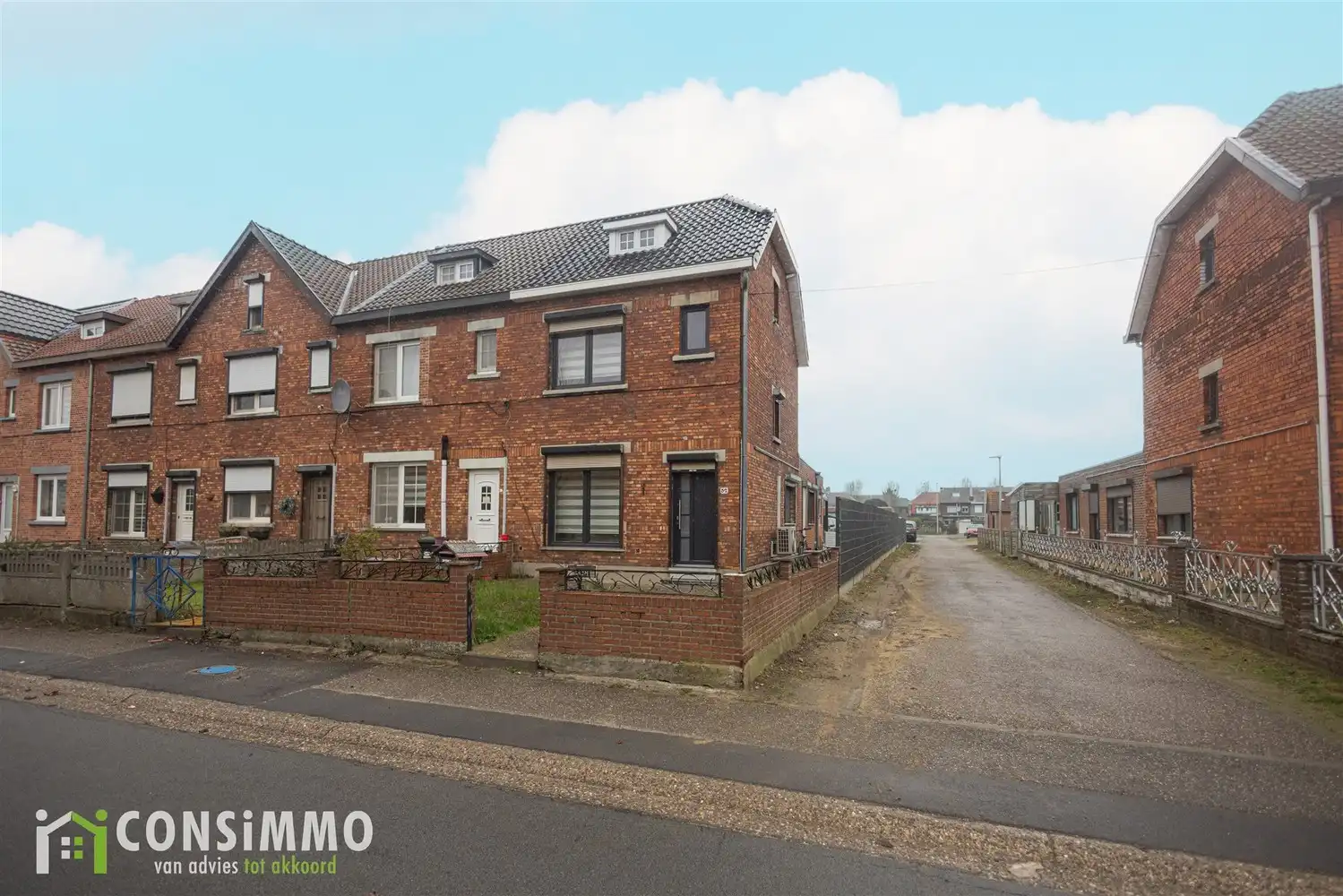 Instapklare en energiezuinige woning in Genk-Zwartberg foto {{pictureIndex}}