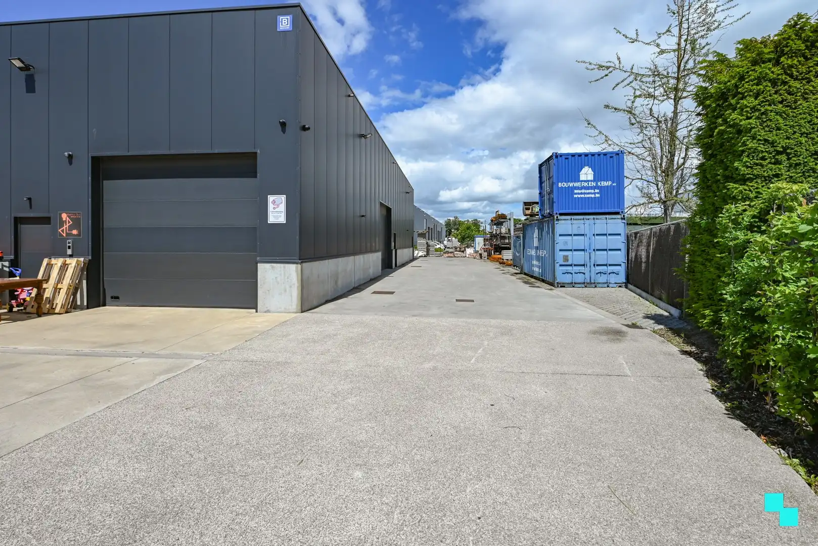 Industrieel-magazijn-logistiek te huur Prins Albertlaan 28 - 8870 Izegem