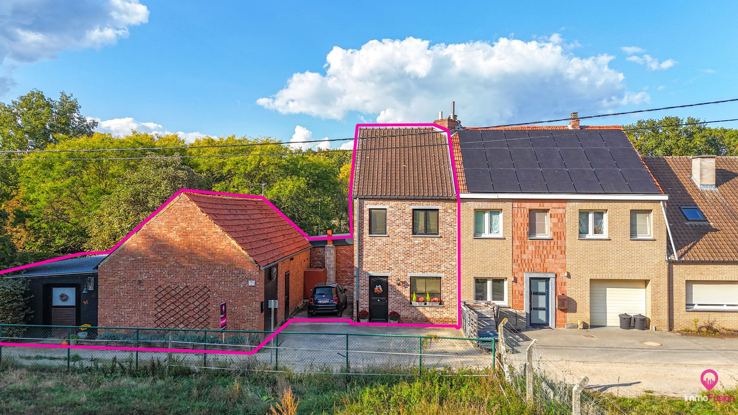 Hoofdfoto van de publicatie: Idyllische woning met 2 slaapkamers, weide en stallen!