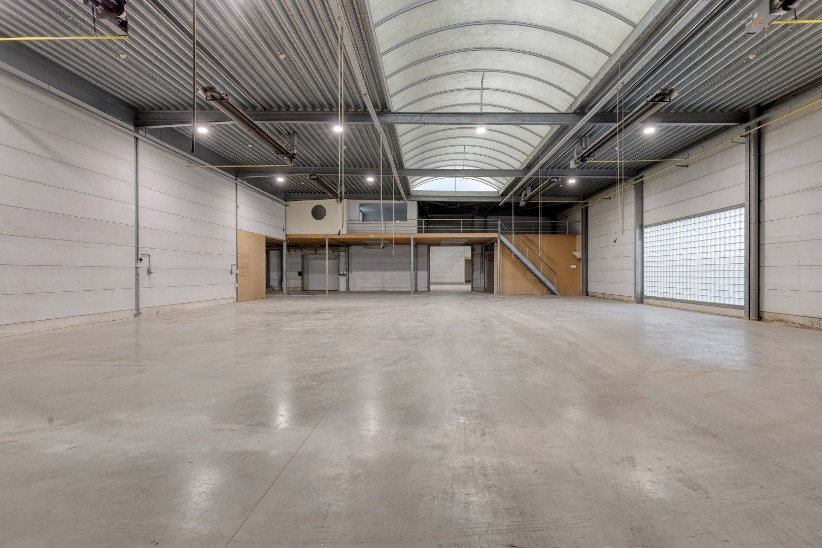 Polyvalent nijverheidscomplex met hedendaagse sociale voorzieningen  foto 6