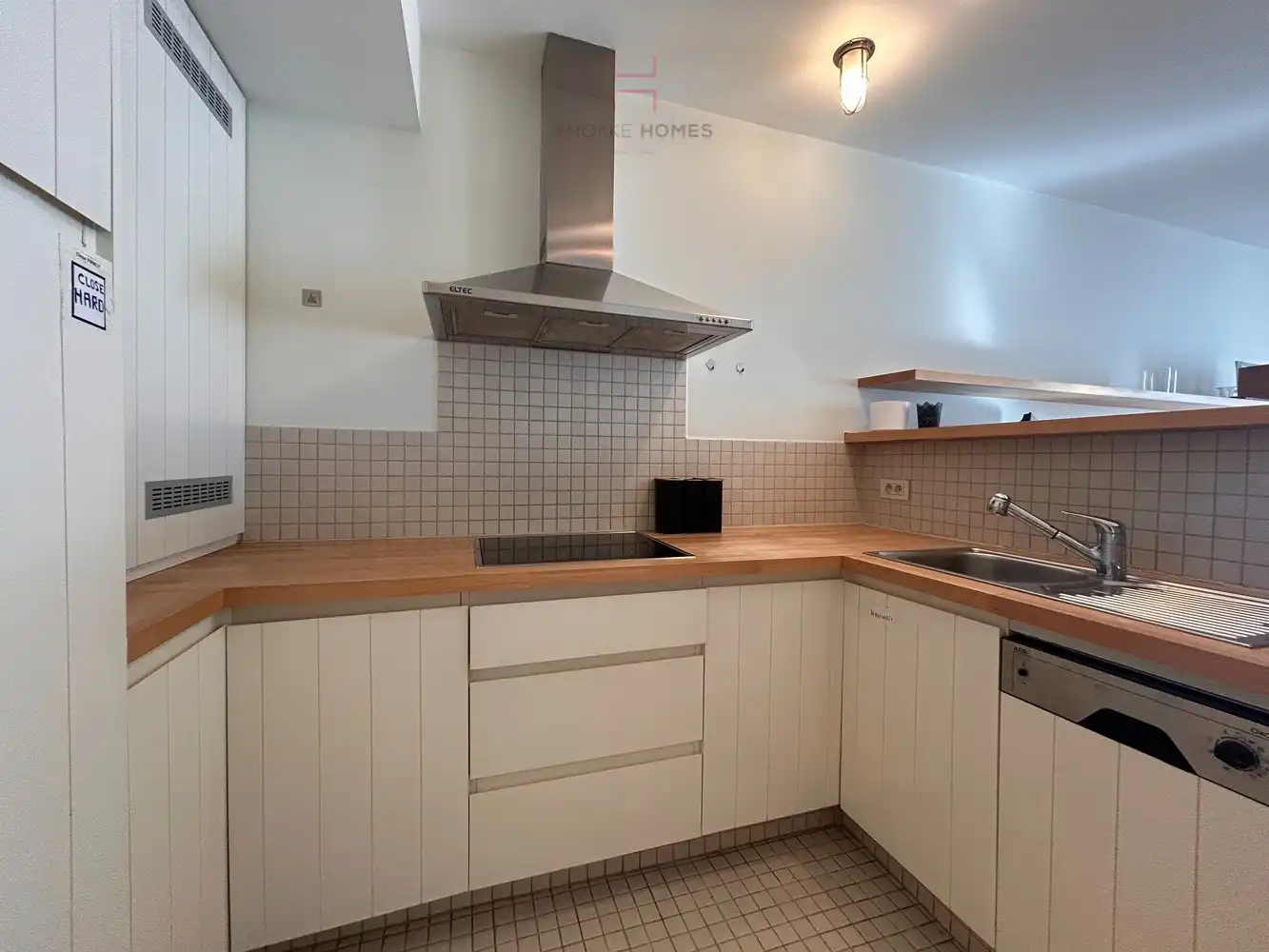 Charmante studio op enkele passen van de Zeedijk in het Zoute, inclusief ondergrondse parking. foto 4