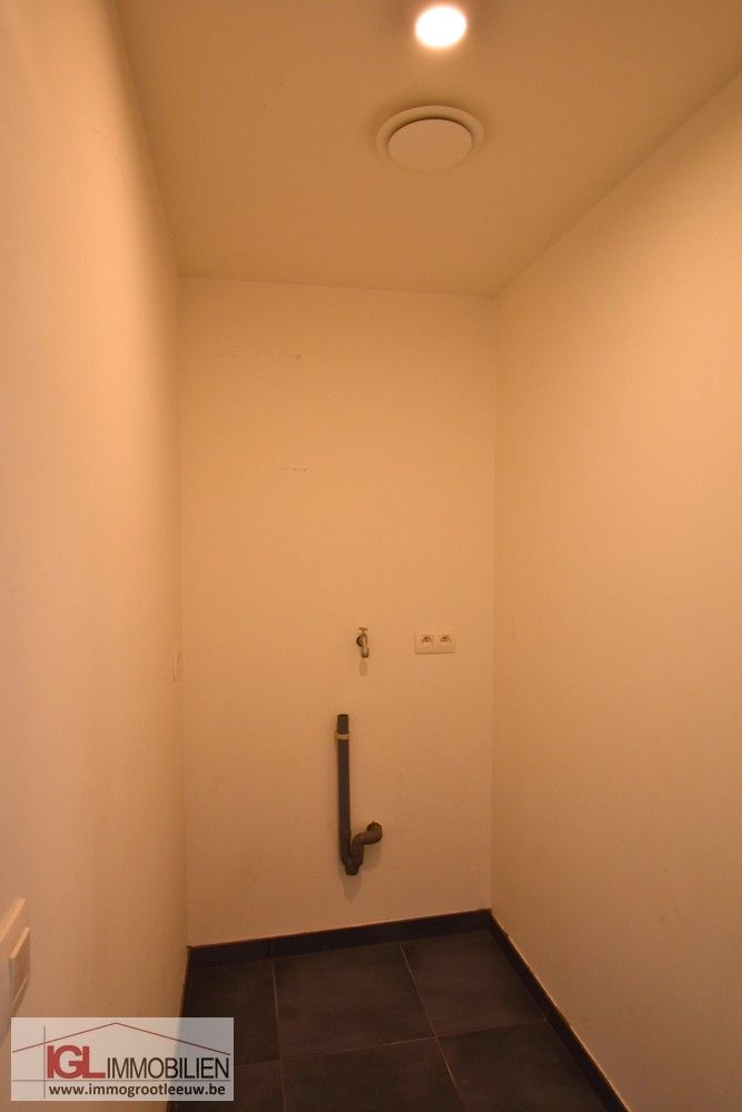 Triplex nieuwbouwappartement met 4 slaapkamers en garage foto 17
