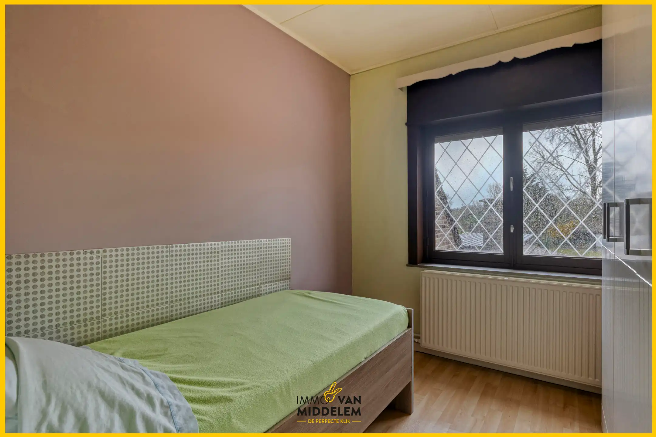 GOED ONDERHOUDEN 3-GEVELWONING MET 3 KAMERS, GARAGE EN TUIN foto 12