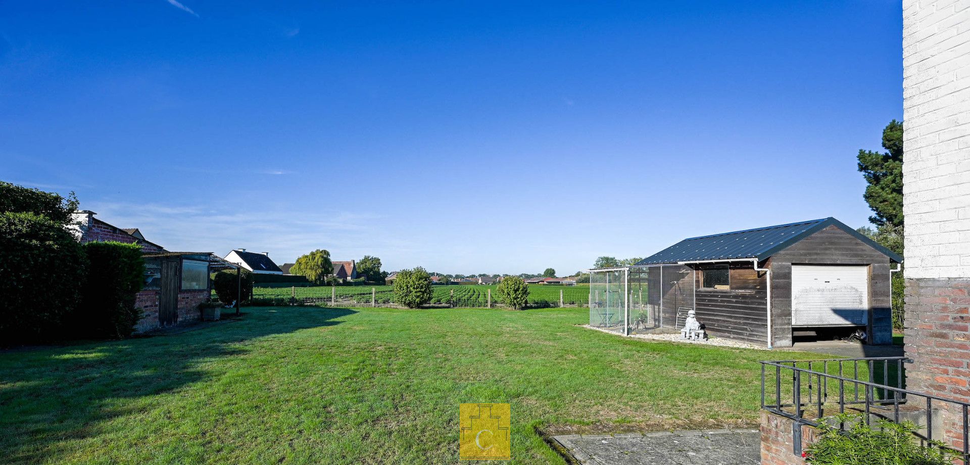 Bungalowwoning op topligging met zicht over de velden foto 9