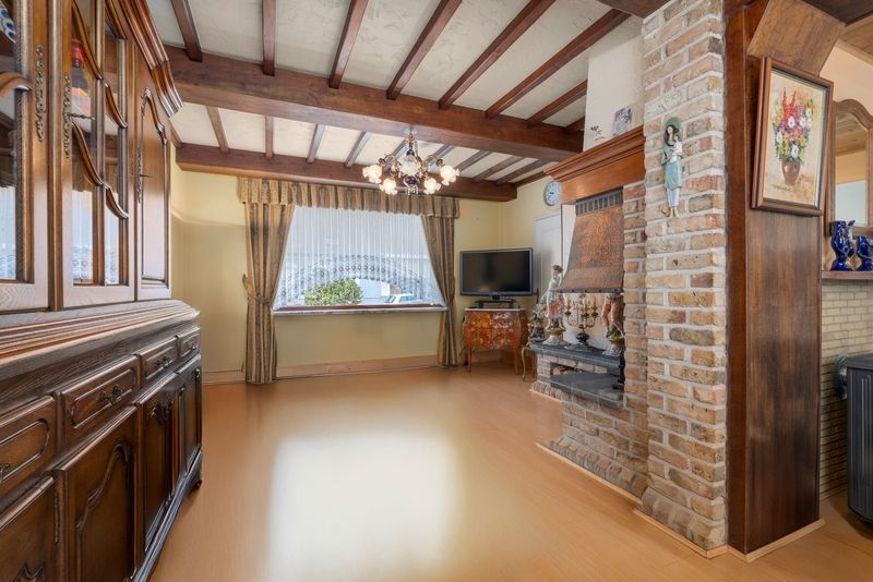 Rumbeke - Robuuste woning met renovatiepotentieel in Roeselare foto 4