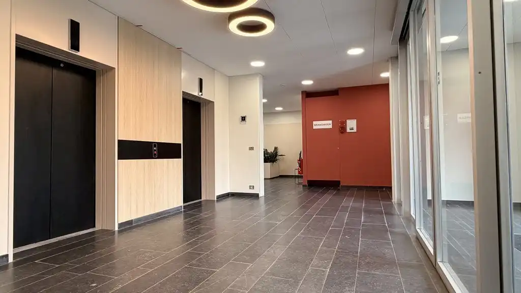 Instapklare kantoren te huur vlakbij E19 in Kontich foto 3