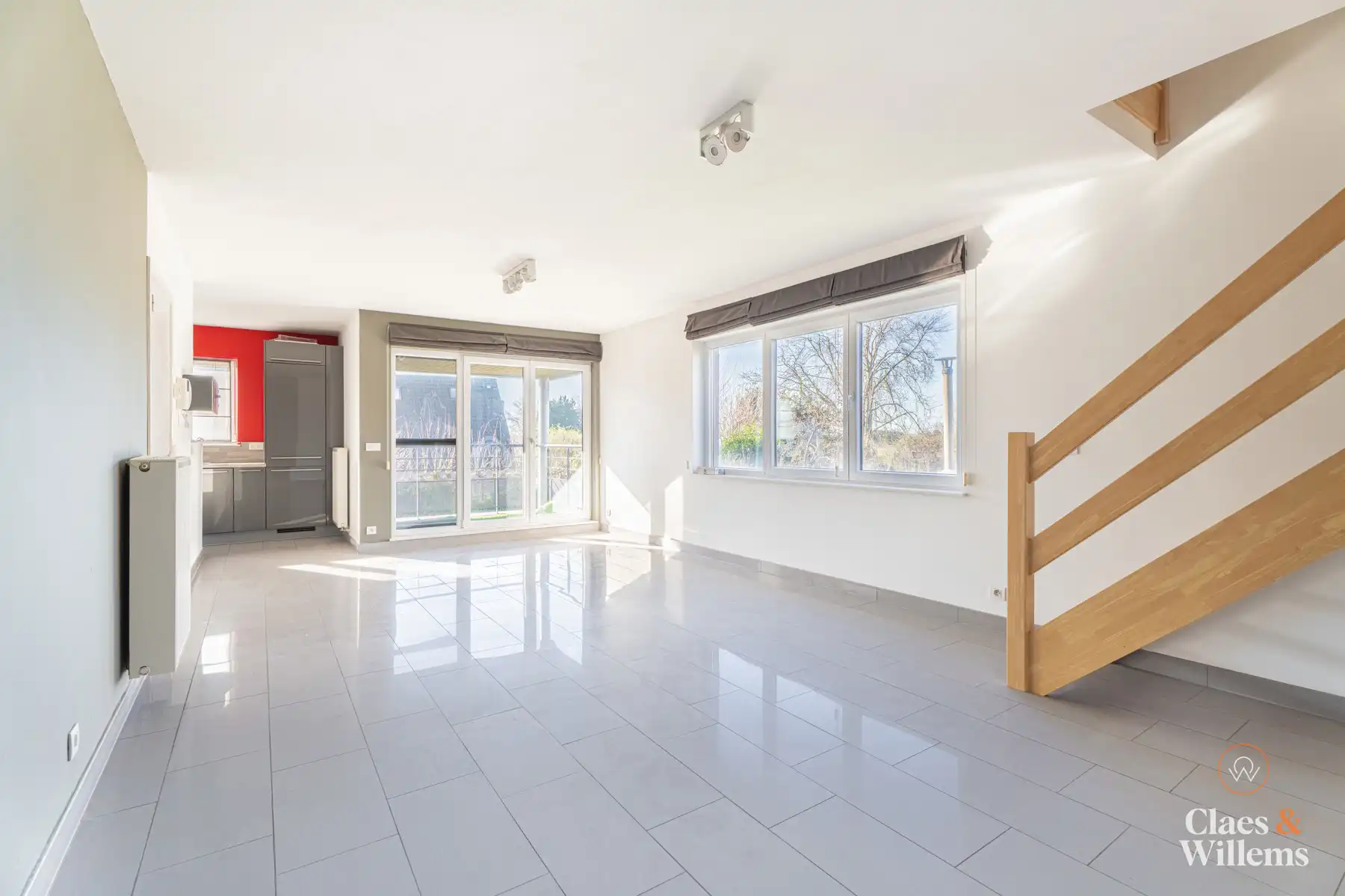 Ruim instapklaar duplex appartement te Sint-Pieters-Leeuw foto 4