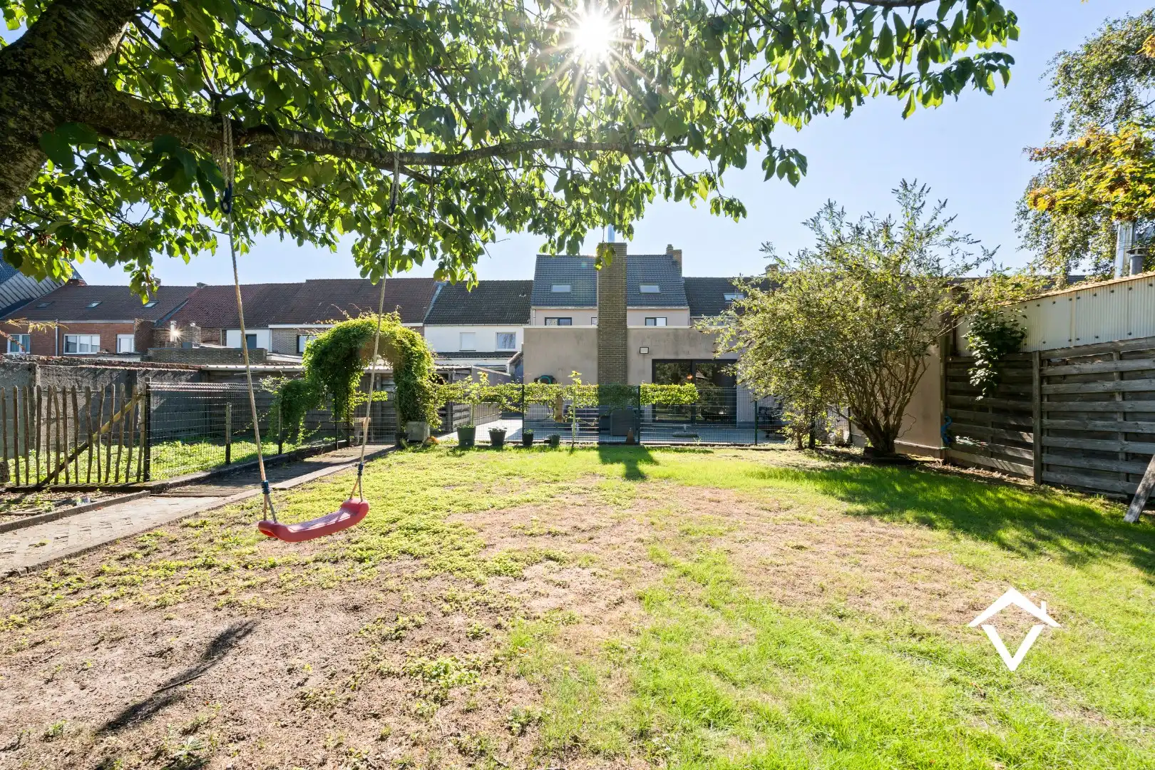 Zeer grote woning te koop in het centrum van Eernegem foto 17