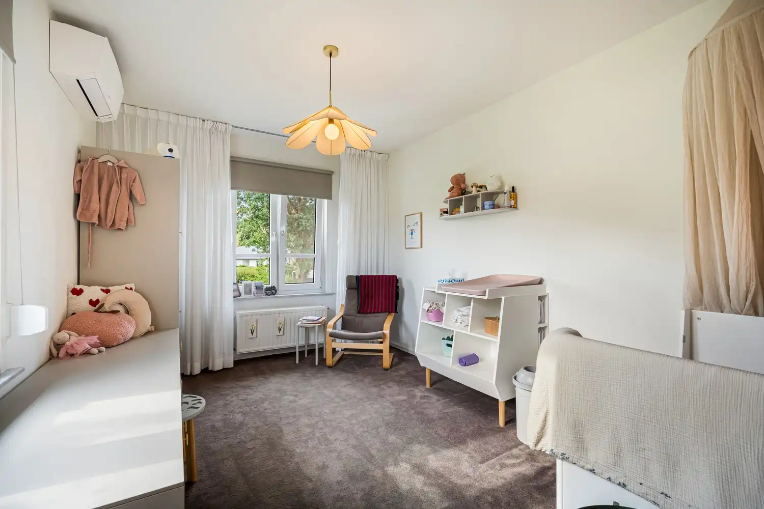 Ruime gezinswoning met prachtige tuin en veelzijdig bijgebouw in Neerharen foto 14