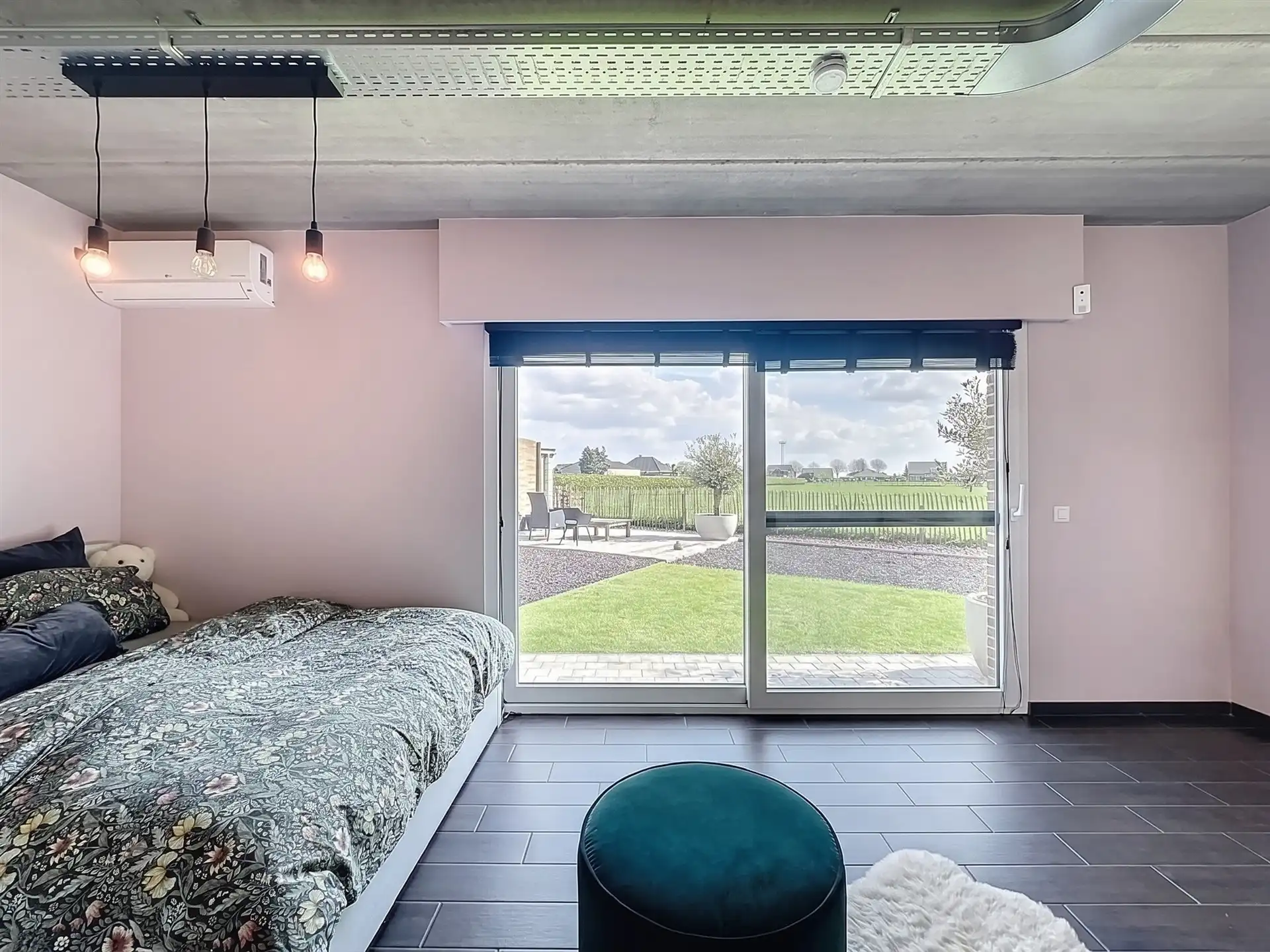 Ruime, luxueuze open bebouwing met 4 slaapkamers, 2 badkamers en garage op een perceel van 741m².  foto 24
