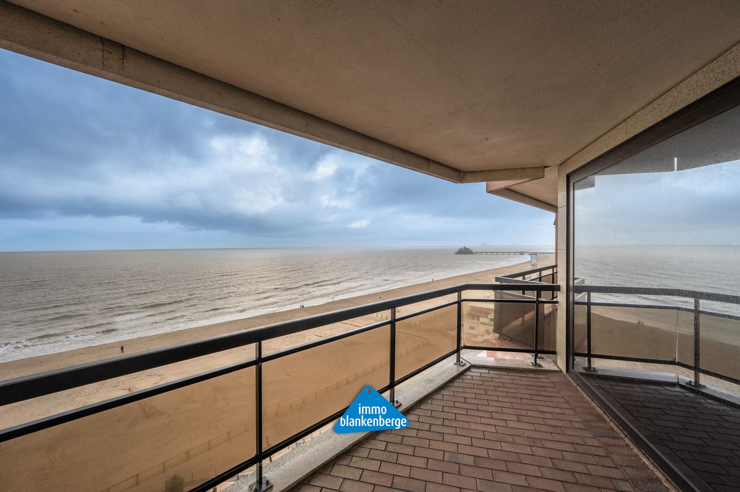 Exclusief appartement met open zeezicht en drie slaapkamers foto 6