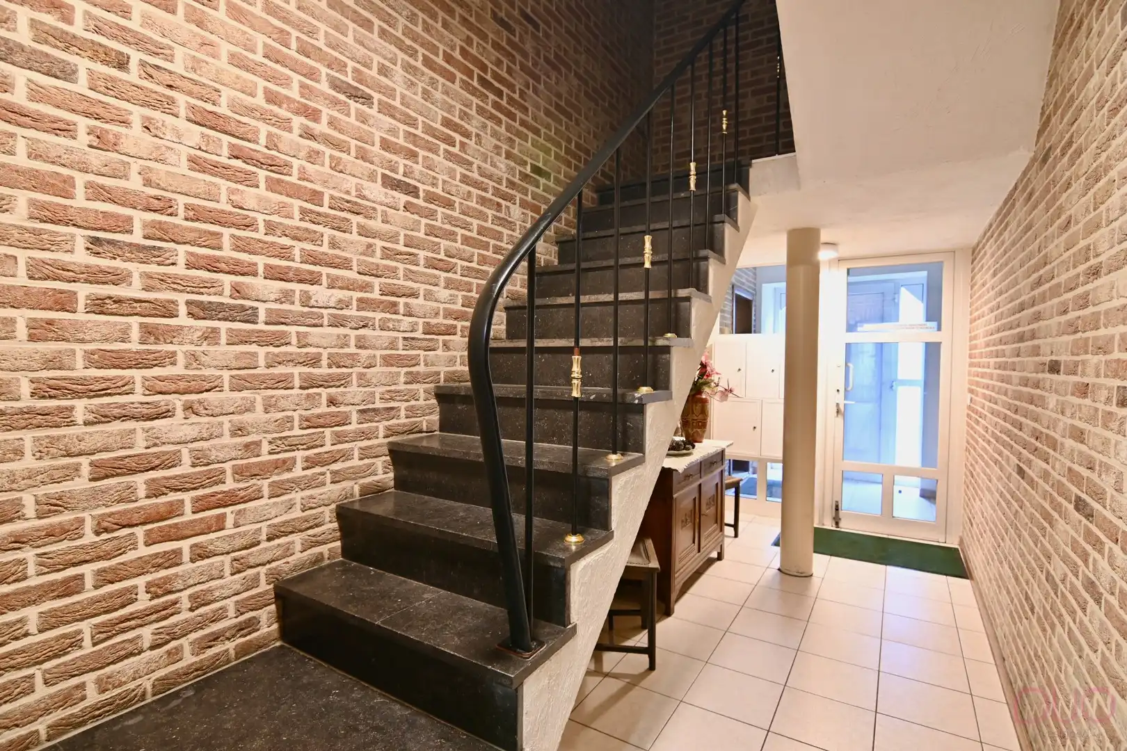 Gerenoveerd én gelijkvloers appartement met tuin in hartje Sint-Truiden. foto 13