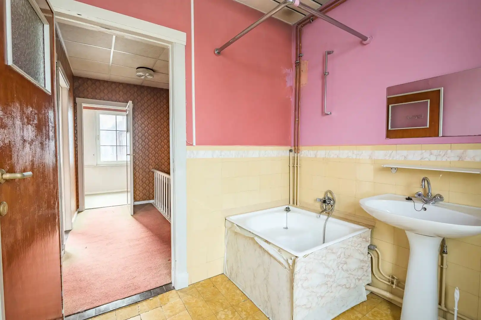 🏡 Charmante te renoveren woning met tuin in het historisch centrum van Merksem foto 16