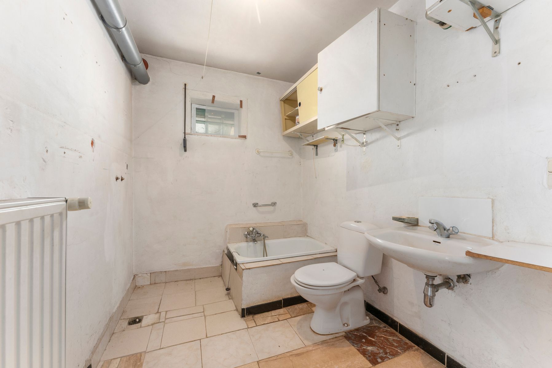 Te renoveren bungalow nabij centrum Torhout foto 9