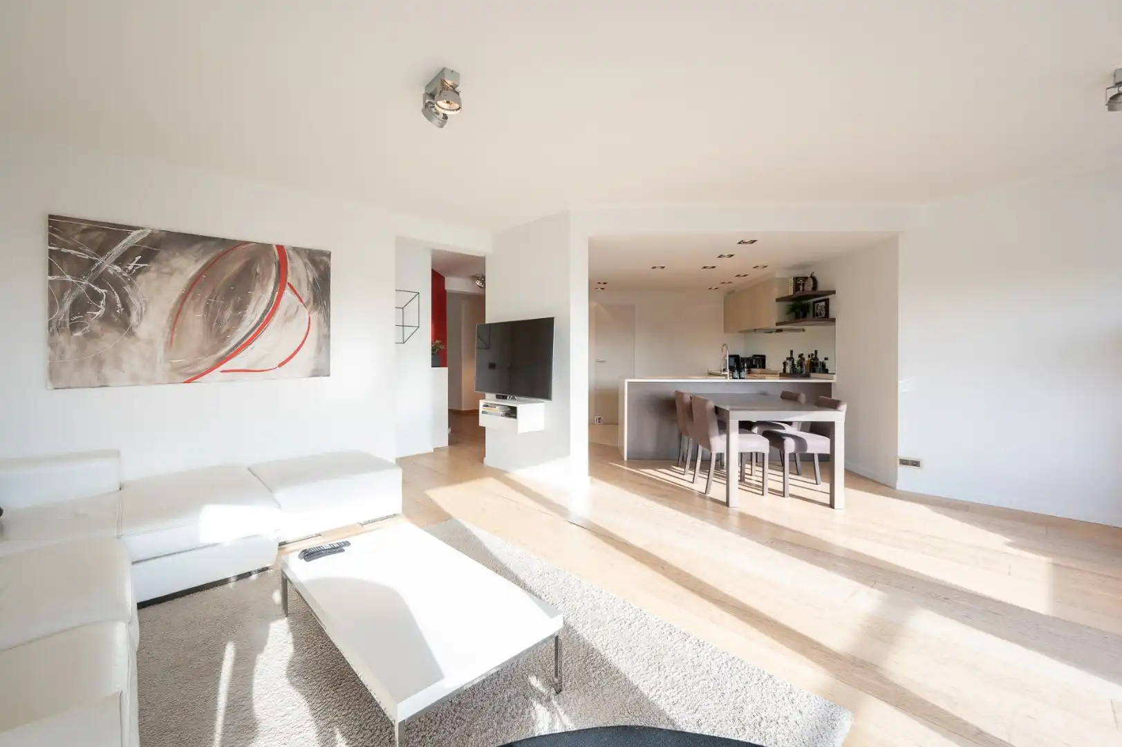 Perfect gelegen drie slaapkamer appartement met zonneterras foto 7