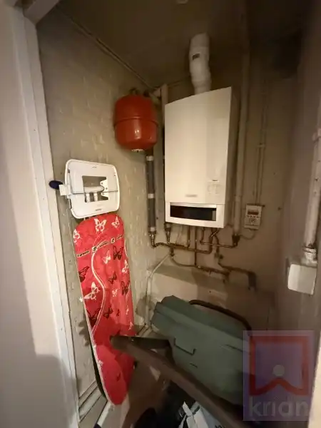 Instapklare gerenoveerde woning met 4 slaapkamers, zonnepanelen en thuisbatterij foto 15