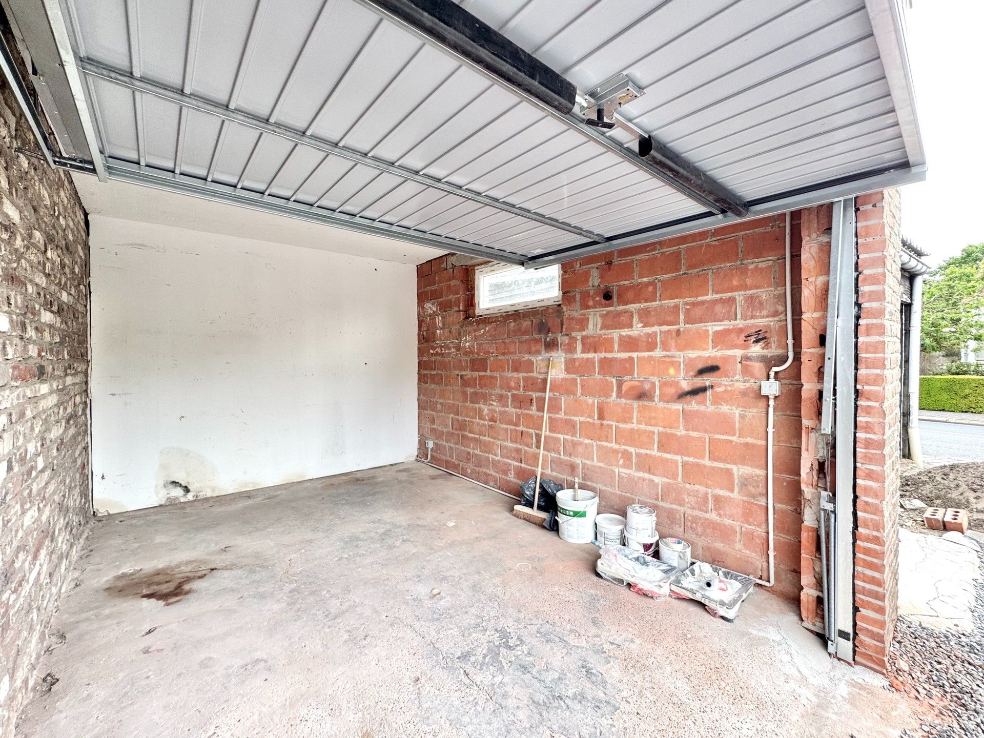GERENOVEERDE WONING MET 3 SLPKS, TERRAS EN PARKING foto 27