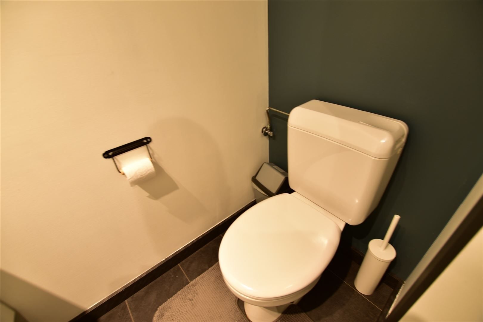 Instapklaar 2-slaapkamerappartement centrum Baasrode foto 7