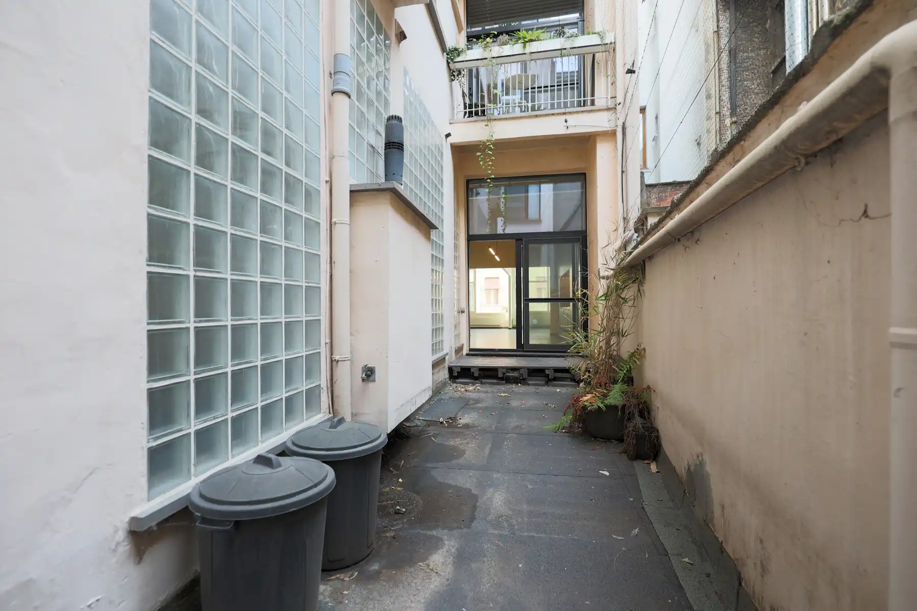 Uniek appartement met loftgevoel en terras foto 16