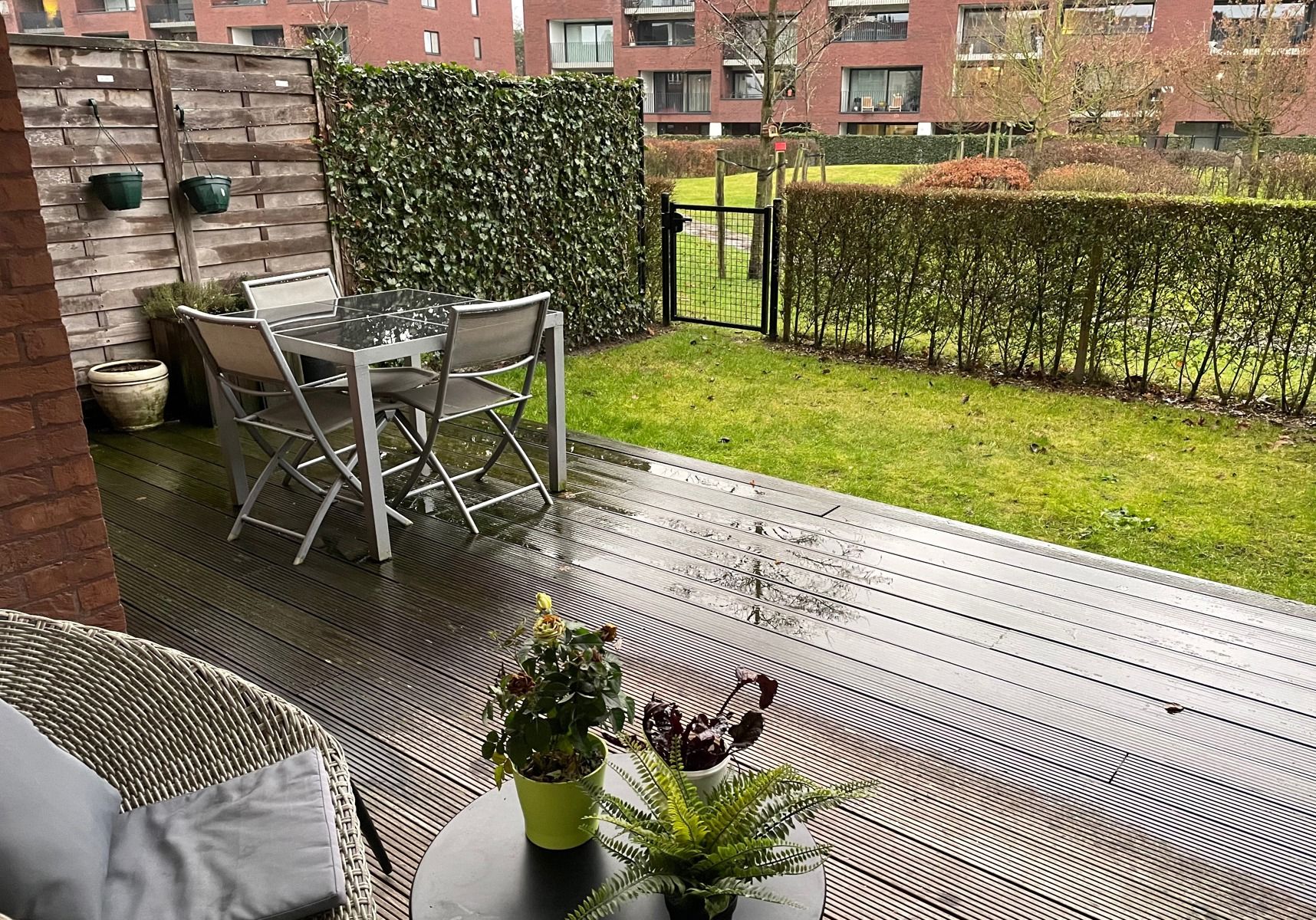 Gelijkvloers appartement met 1 slaapkamer, terras en tuintje foto 5