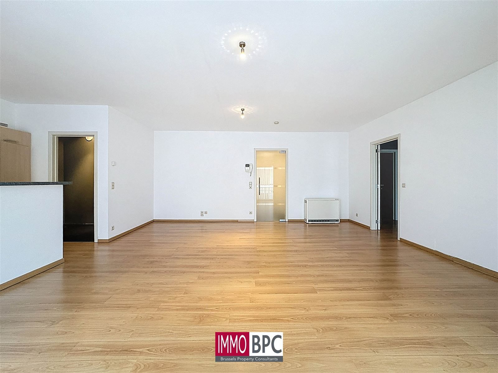 MODERN APPARTEMENT IN HARTJE JETTE – TOPLIGGING NABIJ PLACE MIRROR foto 5