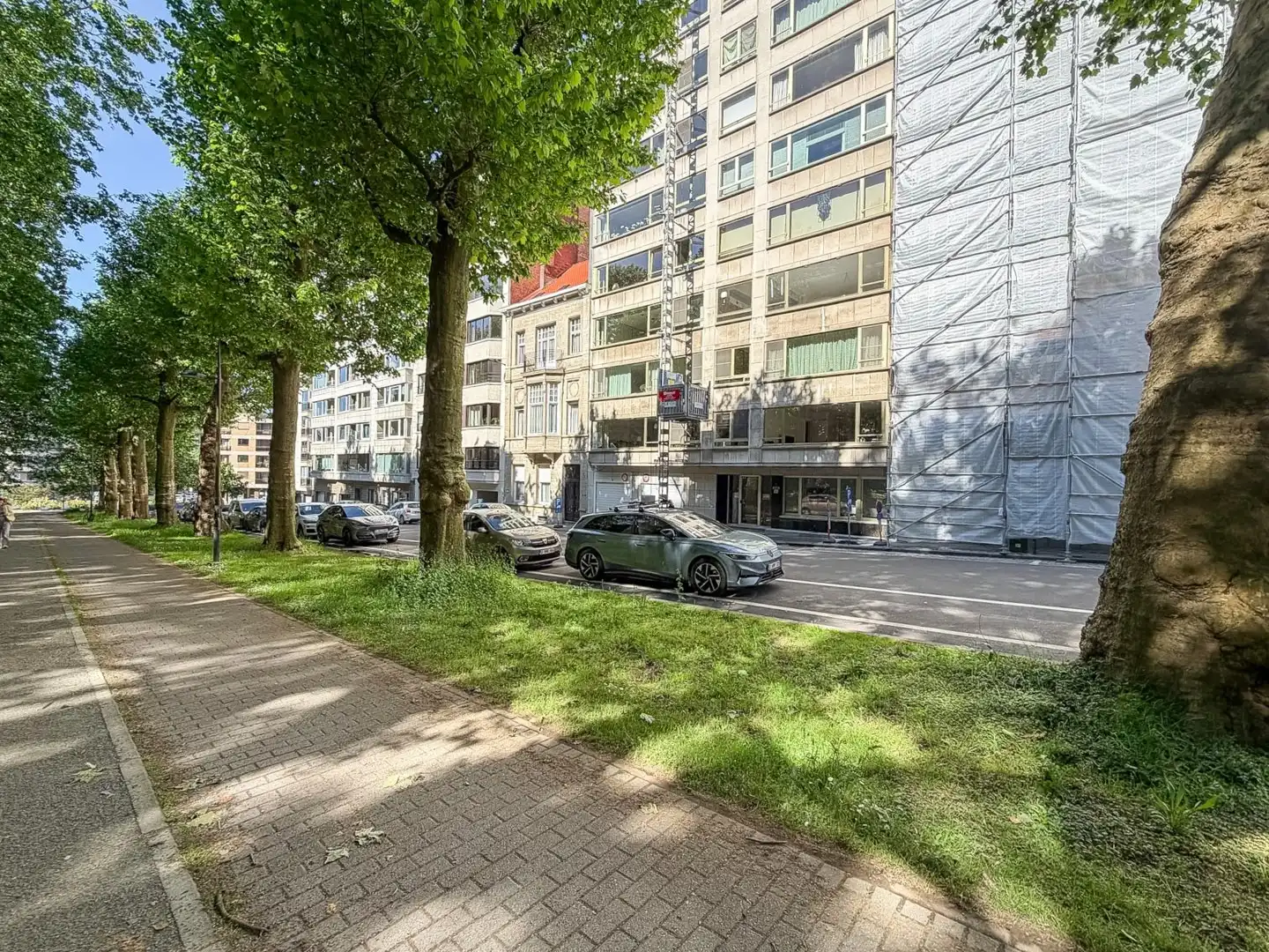 Gelijkvloers appartement aan het Citadelpark in Gent foto {{pictureIndex}}