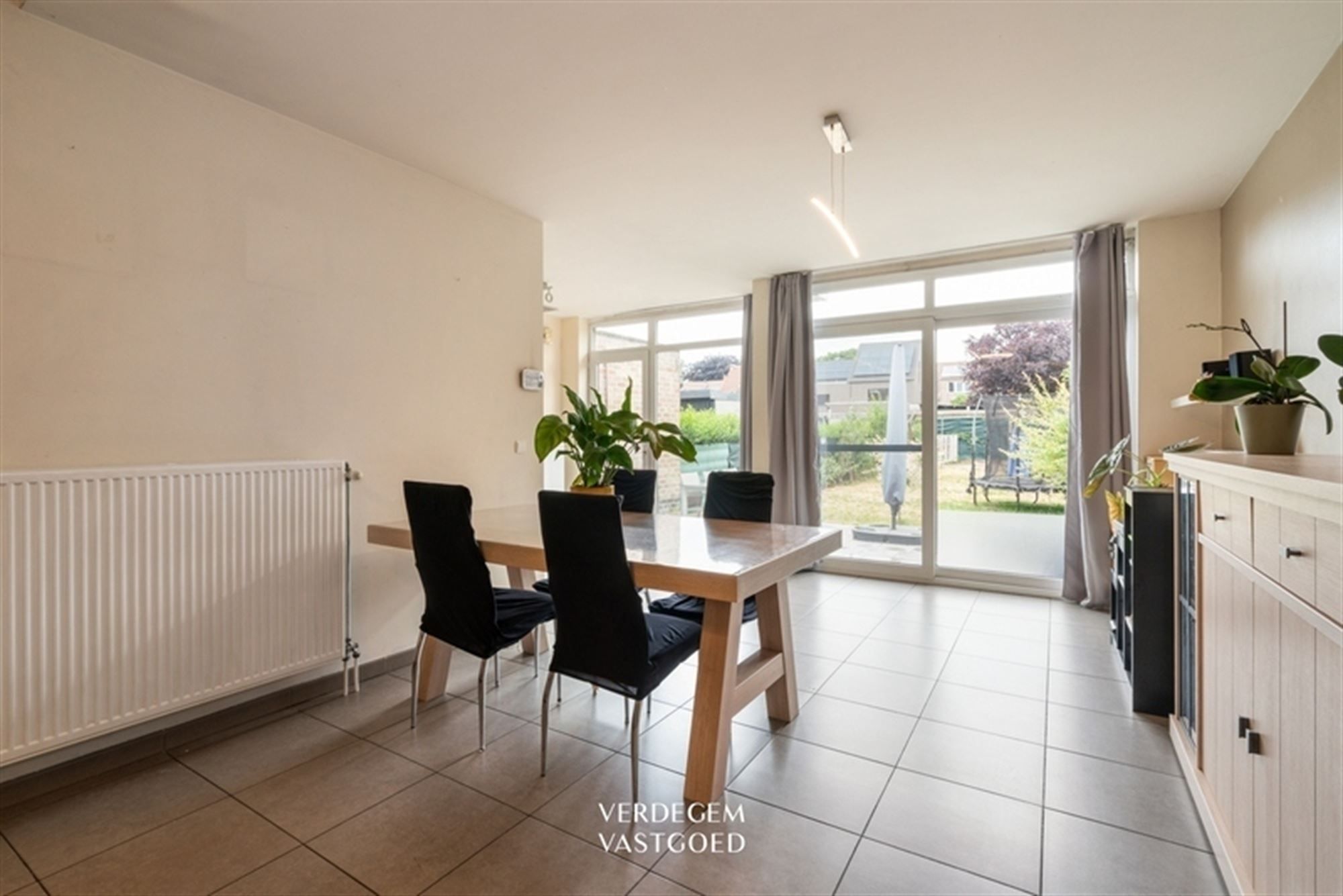 Instapklare woning met tuin, 3 slaapkamers en garage foto 3