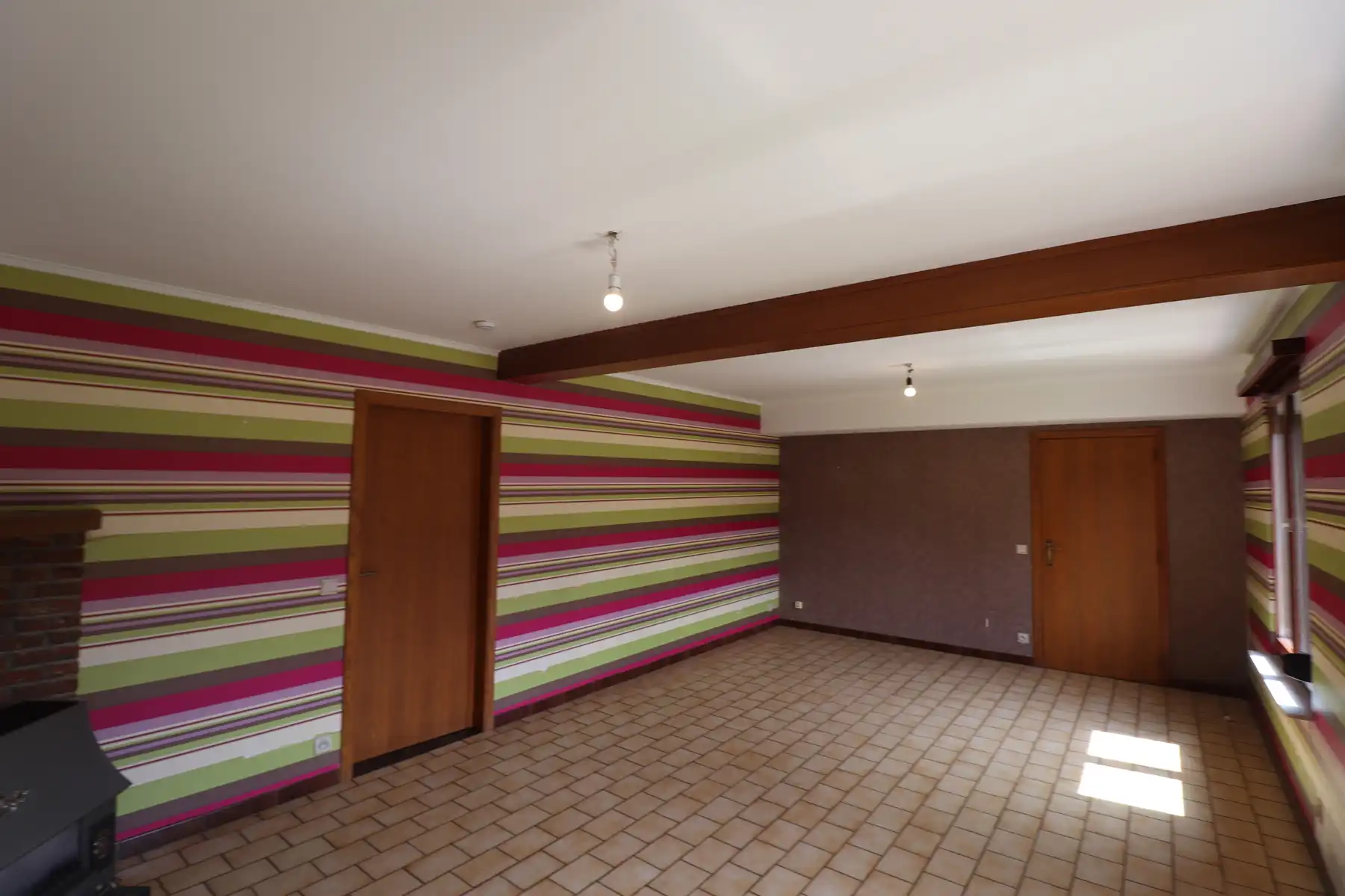 Woning met 4 slaapkamers, terras met tuin en garage. foto 3