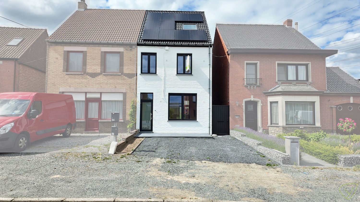 Kwaliteitsvol gerenoveerde en zeer energiezuinige woning vlakbij Veldekensbrug! foto 21
