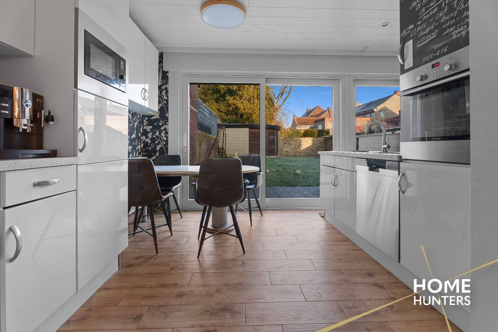 Instapklare woning in hartje Wervik met tal van mogelijkheden foto 6