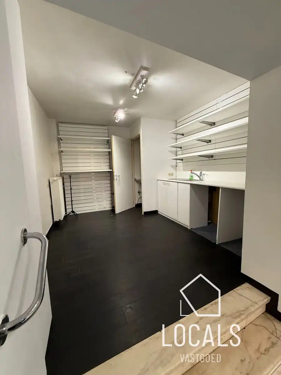 Commercieel pand te huur in centrum Ninove foto 7