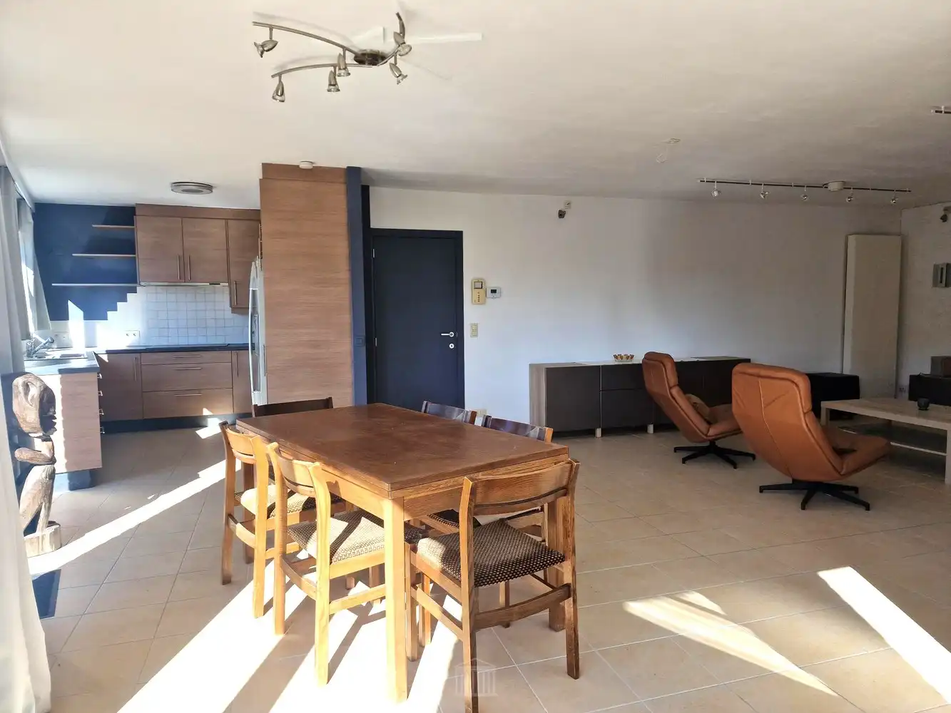 Ruim (126m²) en lichtrijk appartement met 3 slaapkamers, 2 terrassen in het stadscentrum! foto 6