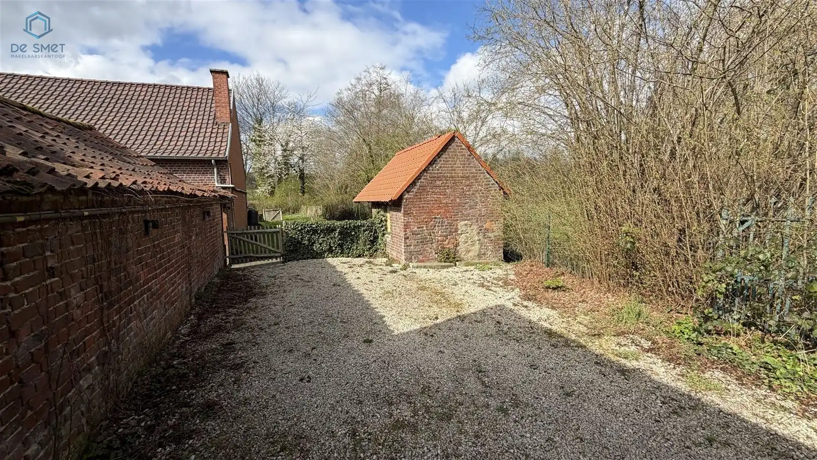 Charmante te renoveren fermette in een rustige, doodlopende straat te Flobecq foto 7